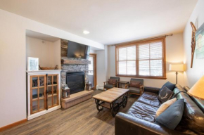 Cozy Lower Hughes View 2 BR Zephyr Mountain Lodge Condo with Ski Storage condo
